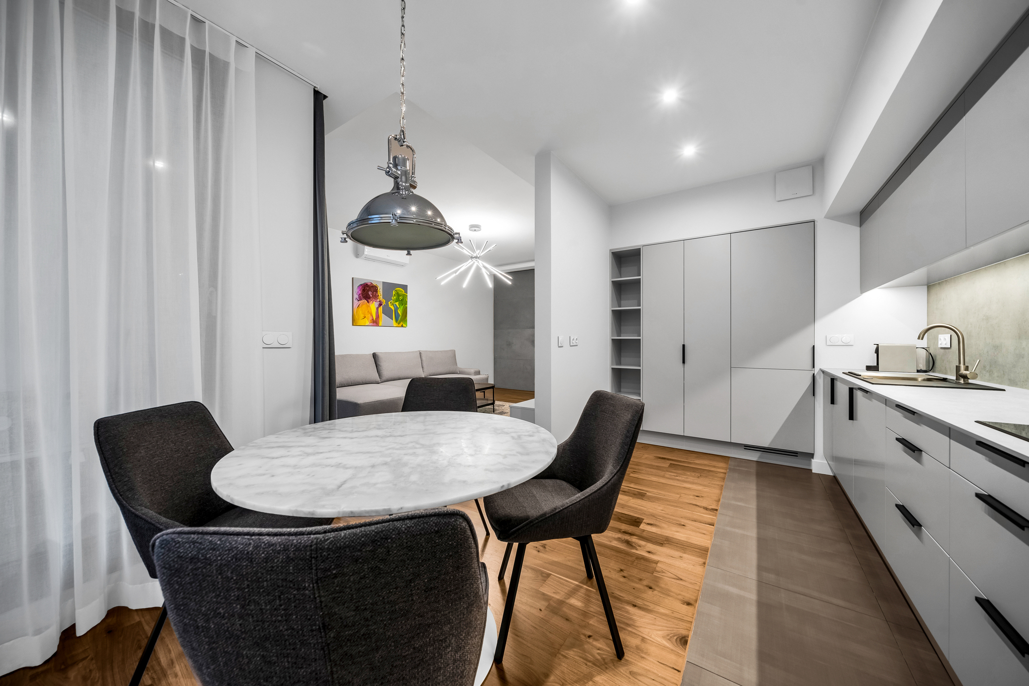 Apartament na wynajem, Warszawa Śródmieście, ul. Leszczyńska 109702087